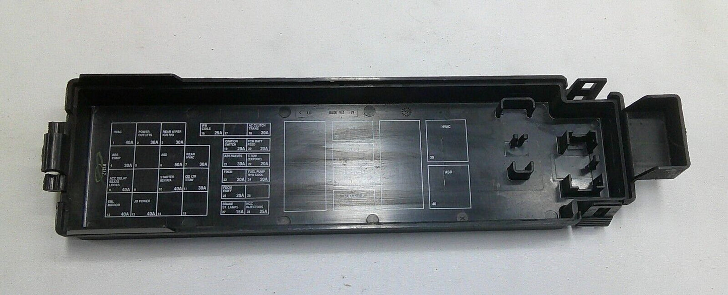 05 - 08 Jeep Grand Cherokee OEM Engine Compartment Fuse Relay Box Lid Cover B4 - RarePartsFinder.Com