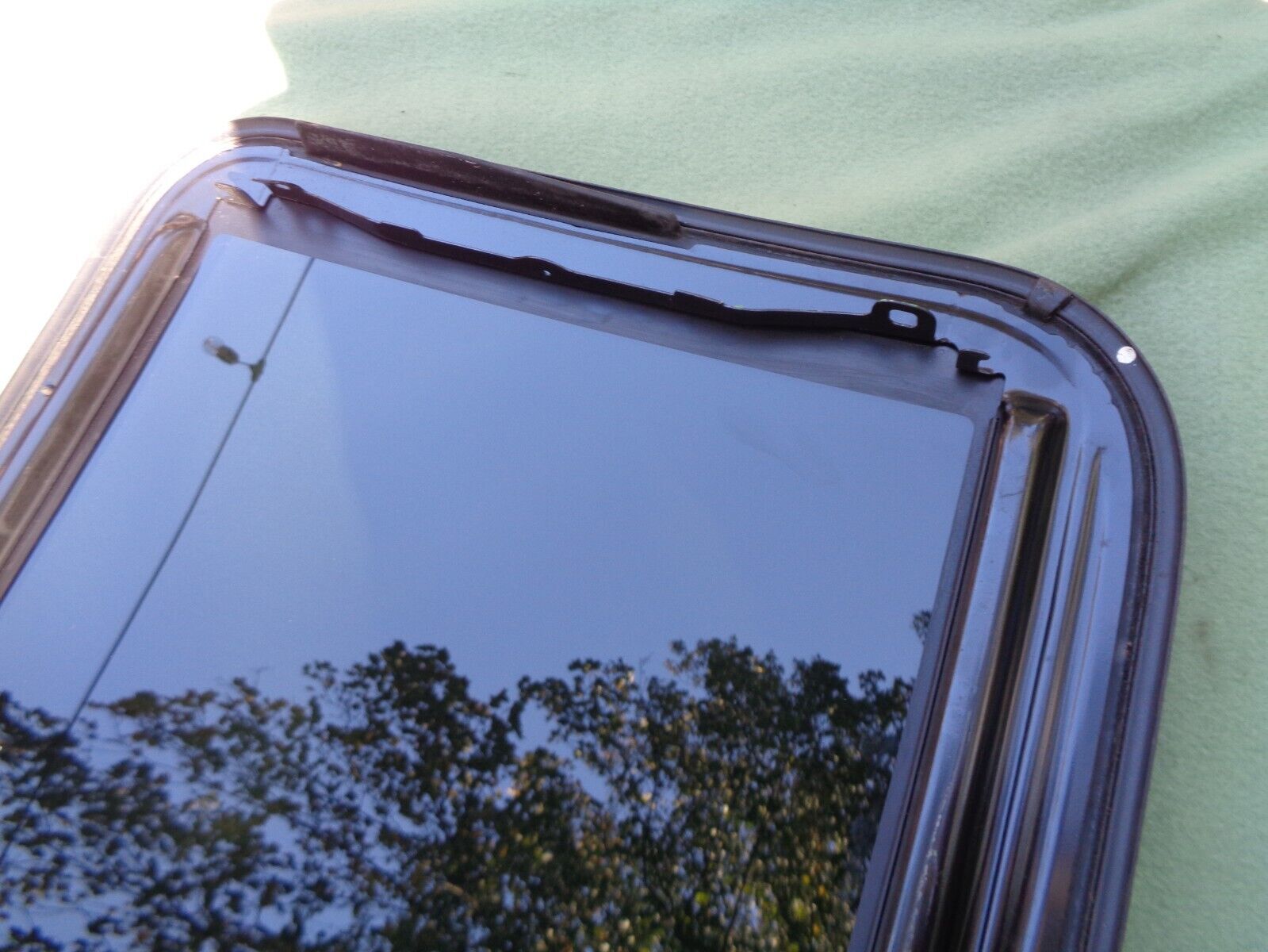 2003 LEXUS ES300 YEAR SPECIFIC OEM SUNROOF GLASS PANEL NO ACCIDENT!  FREE SHIP - RarePartsFinder.Com