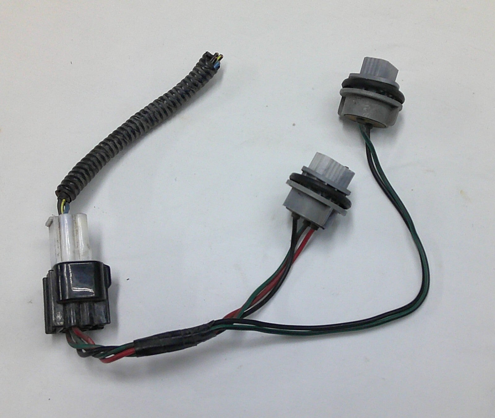 Baja Legacy Outback  Socket Wire Rear Taillight Brake Plug 84931-AE260 A10