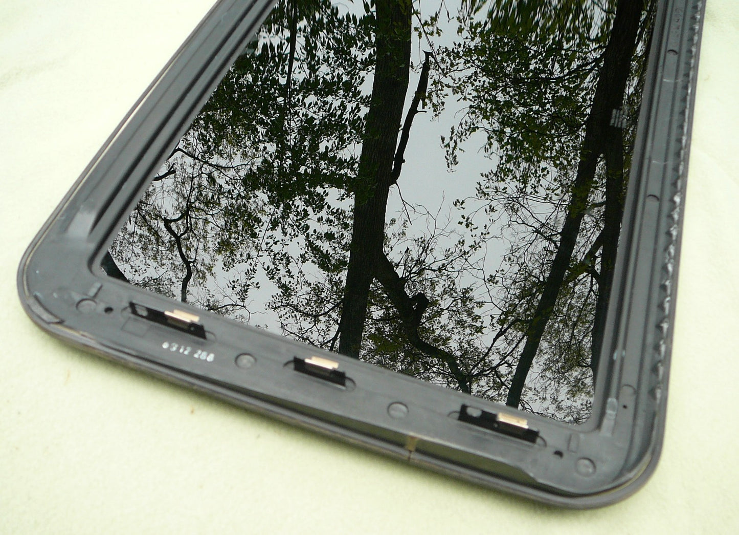 2003 - 2007 CADILLAC CTS OEM FACTORY SUNROOF GLASS  15942605 88892604