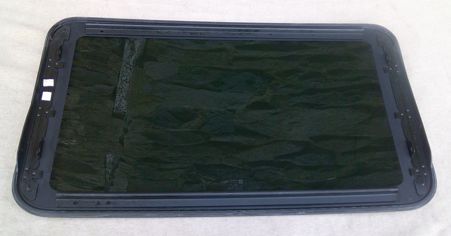 2006 - 2011 CHEVY HHR OEM FACTORY SUNROOF GLASS NO ACCIDENT 15907354 - RarePartsFinder.Com