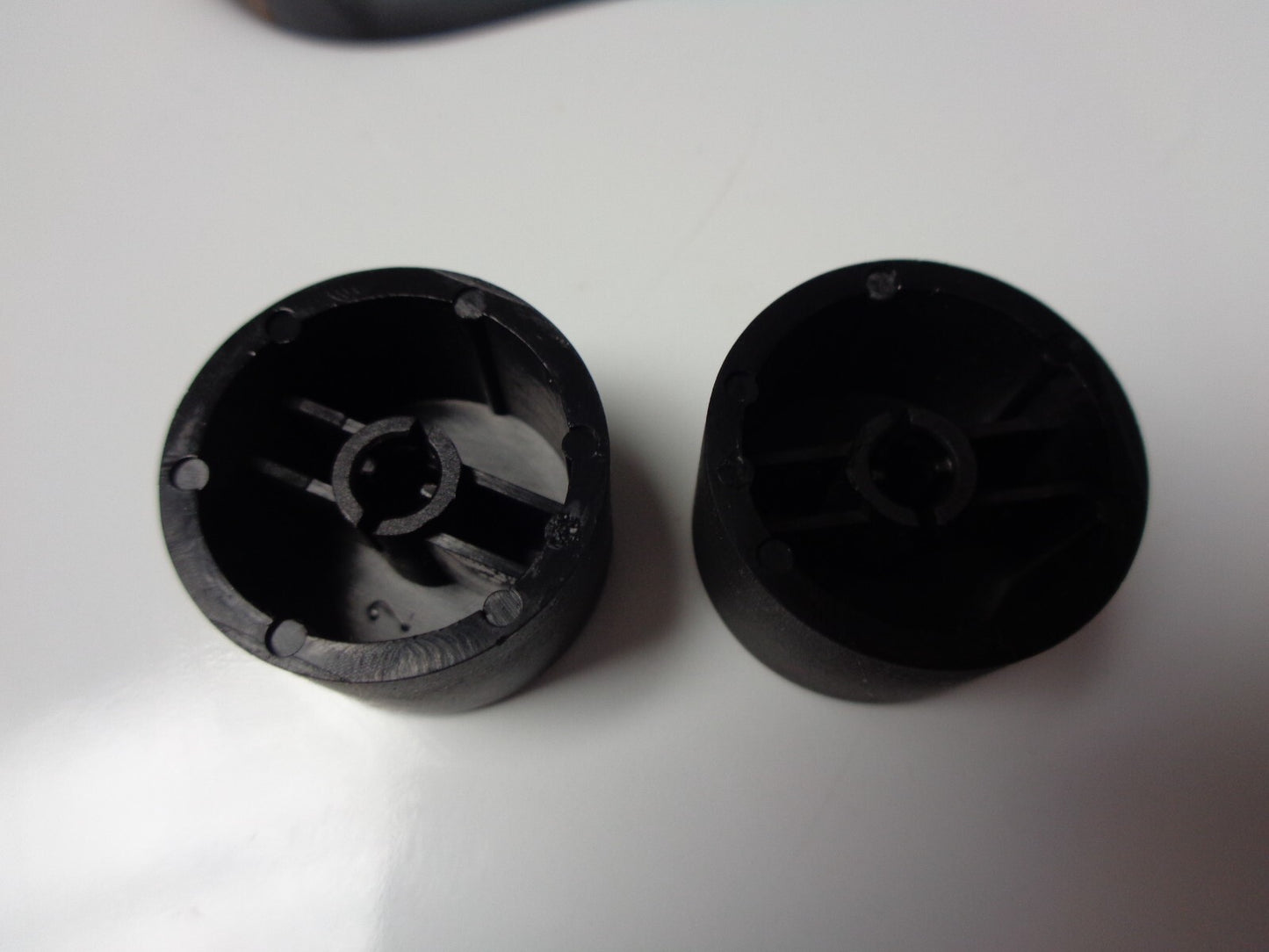 2007 HYUNDAI ENTOURAGE RADIO STEREO TUNER CONTROL KNOB SET OEM FREE SHIPPING