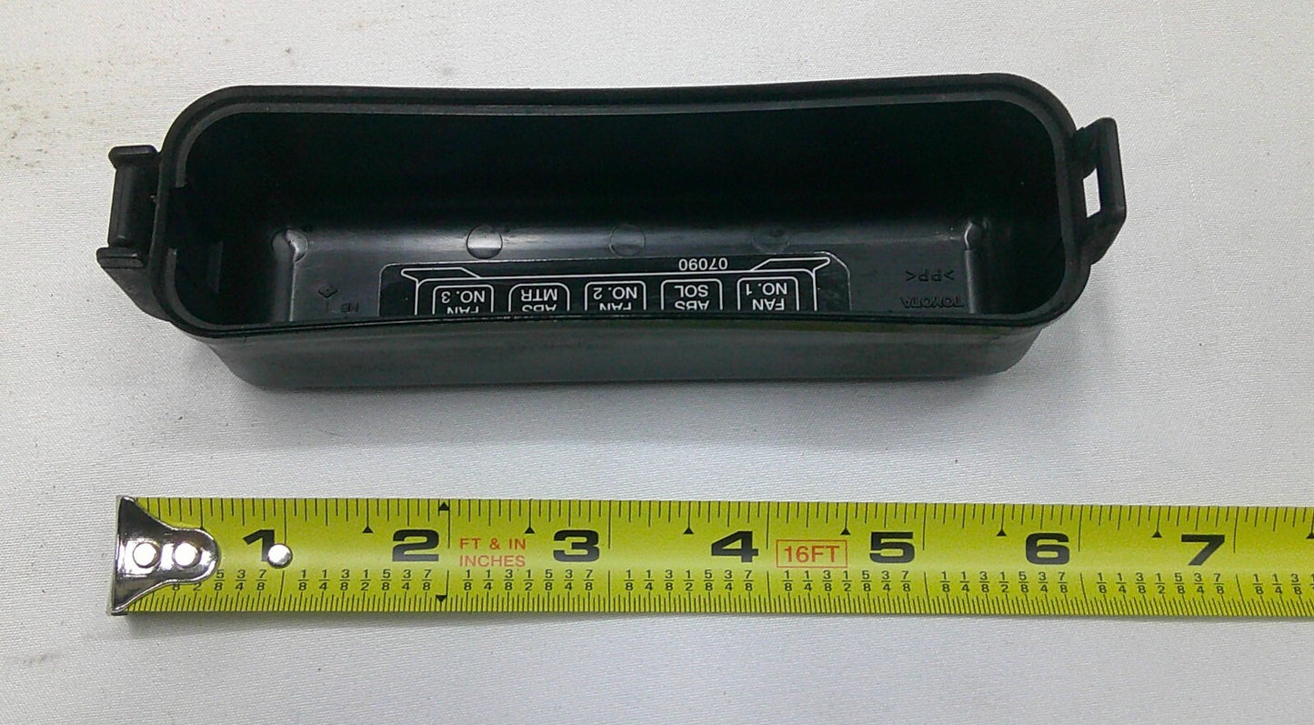 2001 Toyota Avalon Engine Compartment Fuse Relay Cover OEM R2