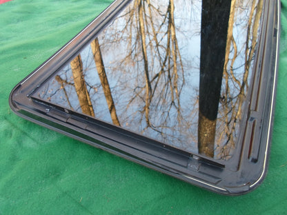 2002 JEEP CHEROKEE OEM YEAR SPECIFIC SUNROOF GLASS 100% NO LEAK  FREE SHIPPING