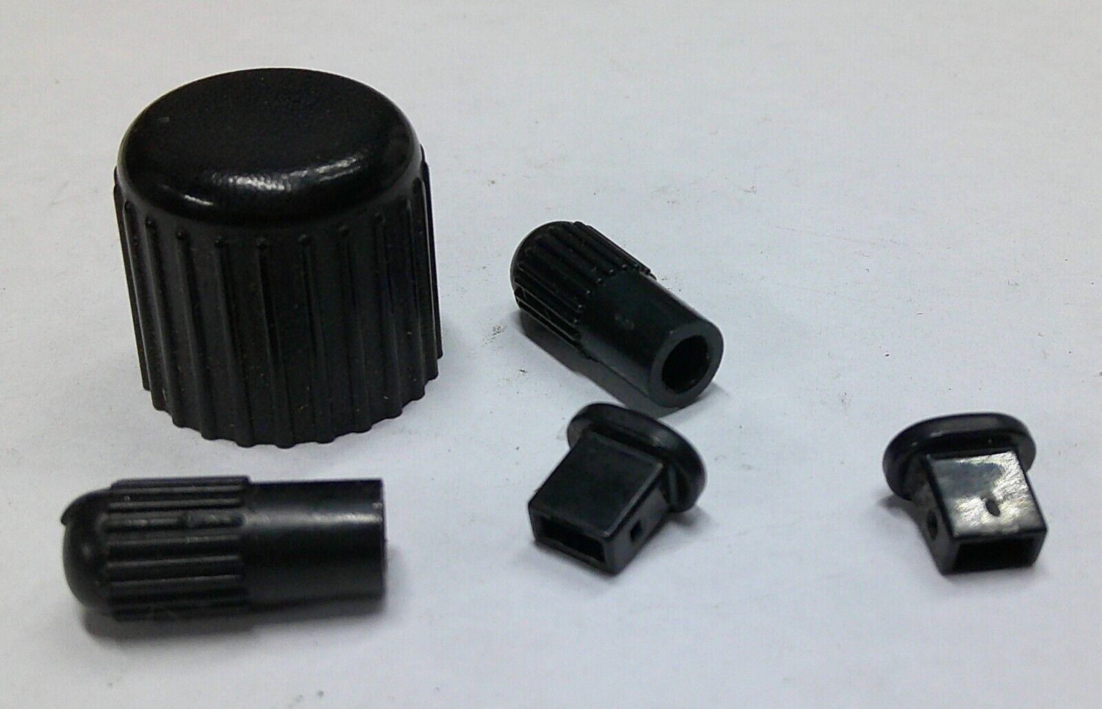 01 02 03 04 DODGE DAKOTA RADIO STEREO TUNER SELECTOR KNOB OEM SET FREE SHIPPING! - RarePartsFinder.Com