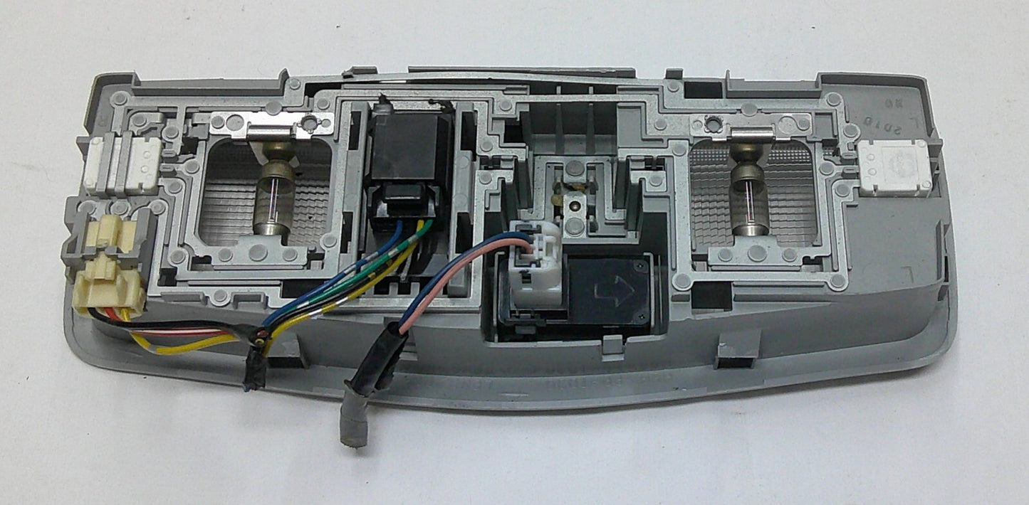 06 - 09 MITSUBISHI OUTLANDER OEM OVERHEAD DOME LIGHT SUNROOF FREE SHIPPING B9 - RarePartsFinder.Com