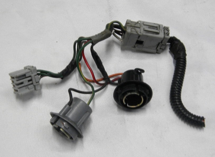 92 93 Honda Accord Socket Rear L or R Taillight Brake Plug 32108-SM4-A03 A11