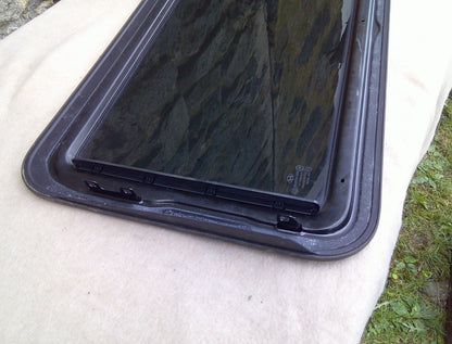 2007 - 2011 HYUNDAI VERA CRUZ OEM FACTORY SUNROOF GLASS FREE SHIPPING! - RarePartsFinder.Com