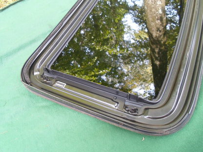 2003 HONDA ACCORD SEDAN OEM YEAR SPECIFIC SUNROOF GLASS 2 BOLT DESIGN FREE SHIP - RarePartsFinder.Com