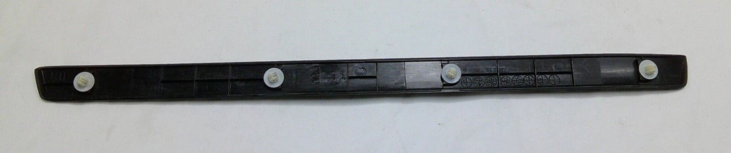 01 - 07 TOYOTA HIGHLANDER PASS DOOR FRONT SILL 67911-48010 OEM FREE SHIP B6