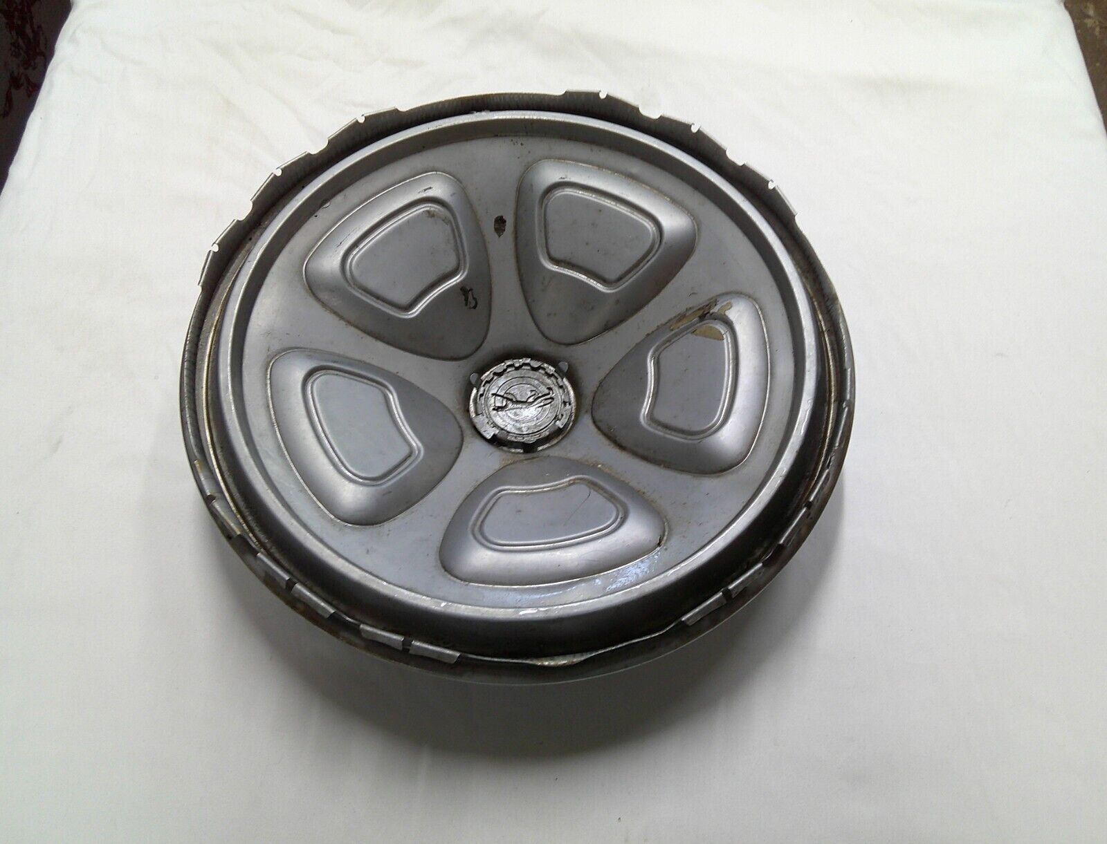 Mercury Cougar Hub Cap 14 inch NOT PERFECT SEE PICS Free Shipping! M4