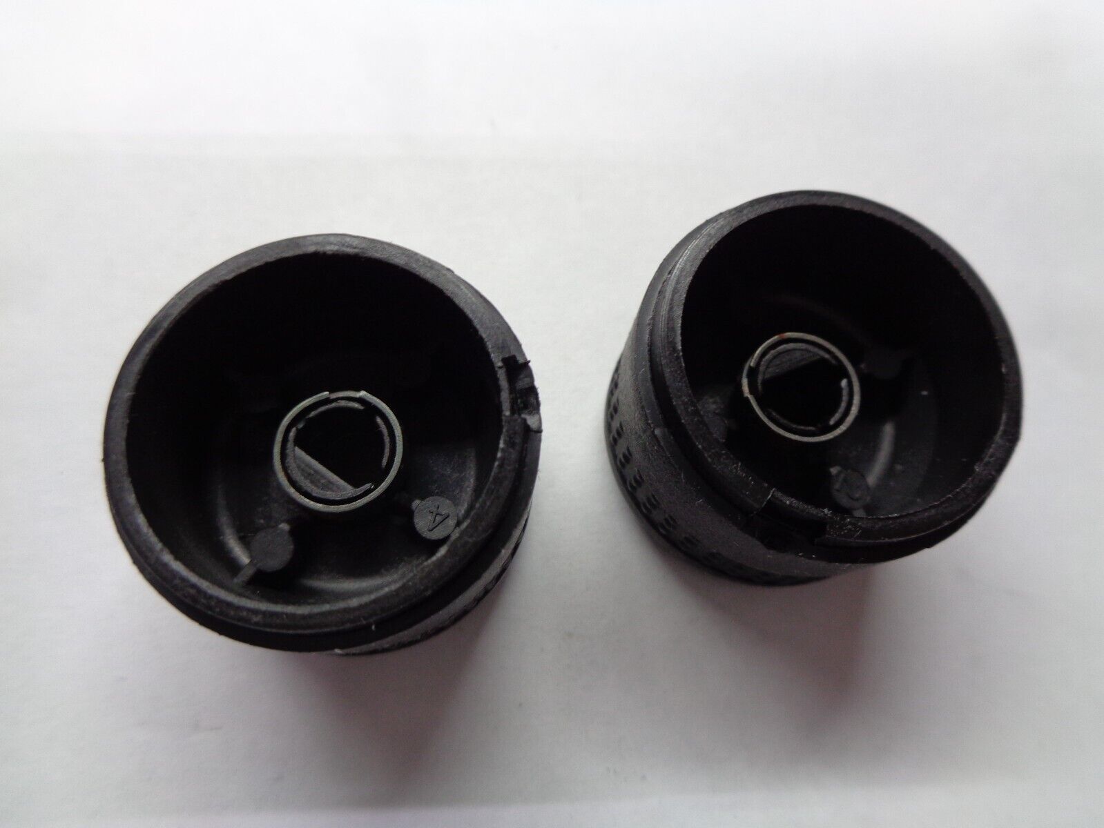 05 06 07 08 CHEVY UPLANDER  RADIO STEREO CONTROL KNOB SET OEM FREE SHIPPING! - RarePartsFinder.Com