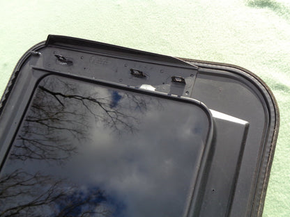 2007 VOLKSWAGON PASSAT OEM FACTORY YEAR SPECIFIC SUNROOF GLASS  FREE SHIPPING - RarePartsFinder.Com