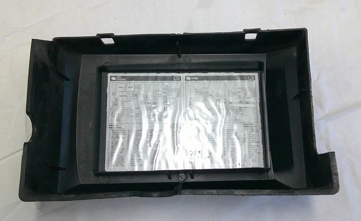 Tahoe Yukon Fuse Relay Engine Compartment Cover Lid 25815385 15097981  B10
