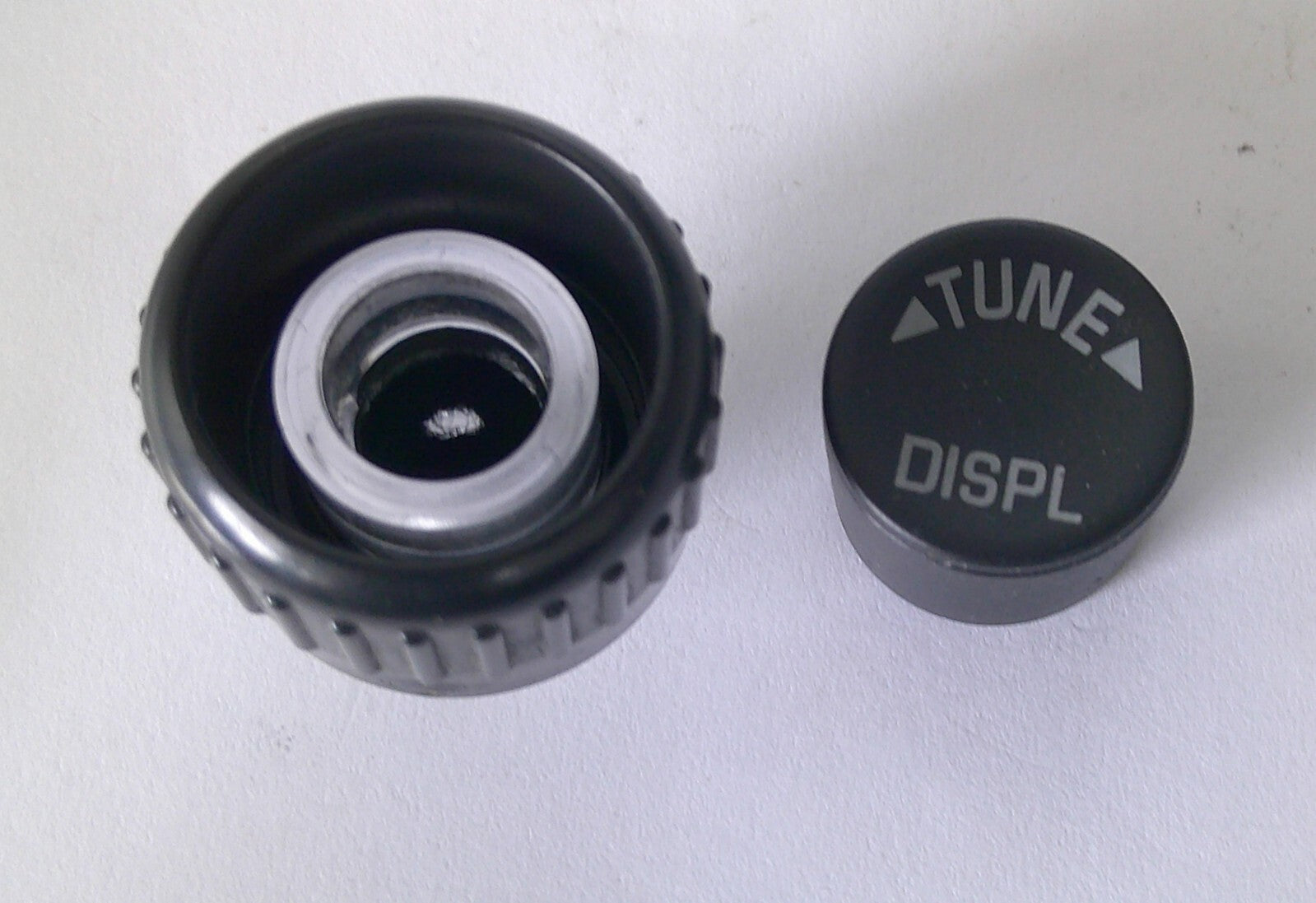 2001 - 2005 CHEVY IMPALA  RADIO STEREO CONTROL KNOB SET OEM - RarePartsFinder.Com