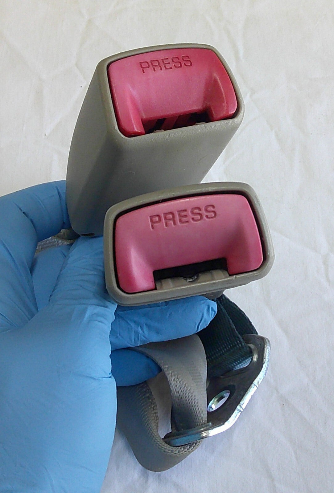2010-2015 TOYOTA PRIUS BACK SEAT 2ND ROW BELT BUCKLE SET FREE SHIPPING B4