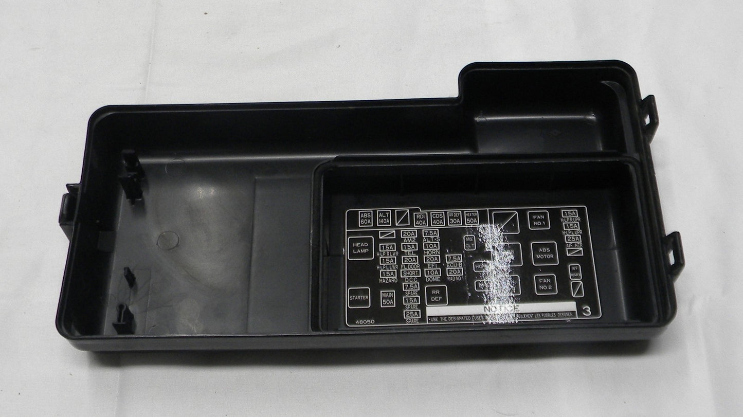 1999 - 2003 Lexus RX300 Fuse Relay Cover OEM   B5