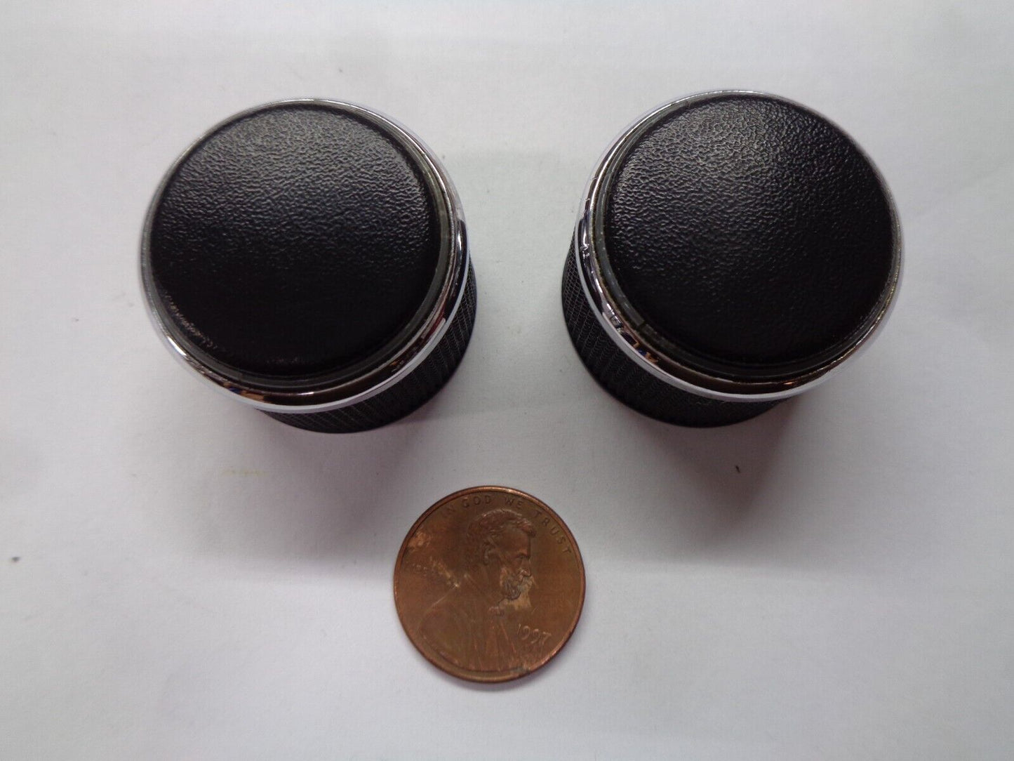 2008 DODGE DURANGO RADIO STEREO TUNER KNOB SET OEM FREE SHIPPING! - RarePartsFinder.Com