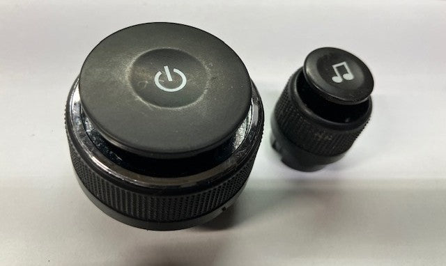 2006 - 2010 CHEVROLET HHR RADIO STEREO TUNER CONTROL KNOB SET OEM