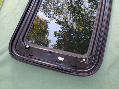 2005 ACURA RL YEAR SPECIFIC SUNROOF GLASS OEM  NO ACCIDENT FREE SHIPPING!