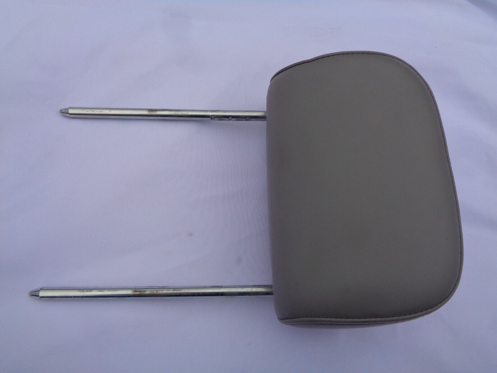 04 - 08 CHRYSLER PACIFICA REAR SEAT L R HEADREST GRAY CLEAN OEM FREE SHIPPING R1 - RarePartsFinder.Com