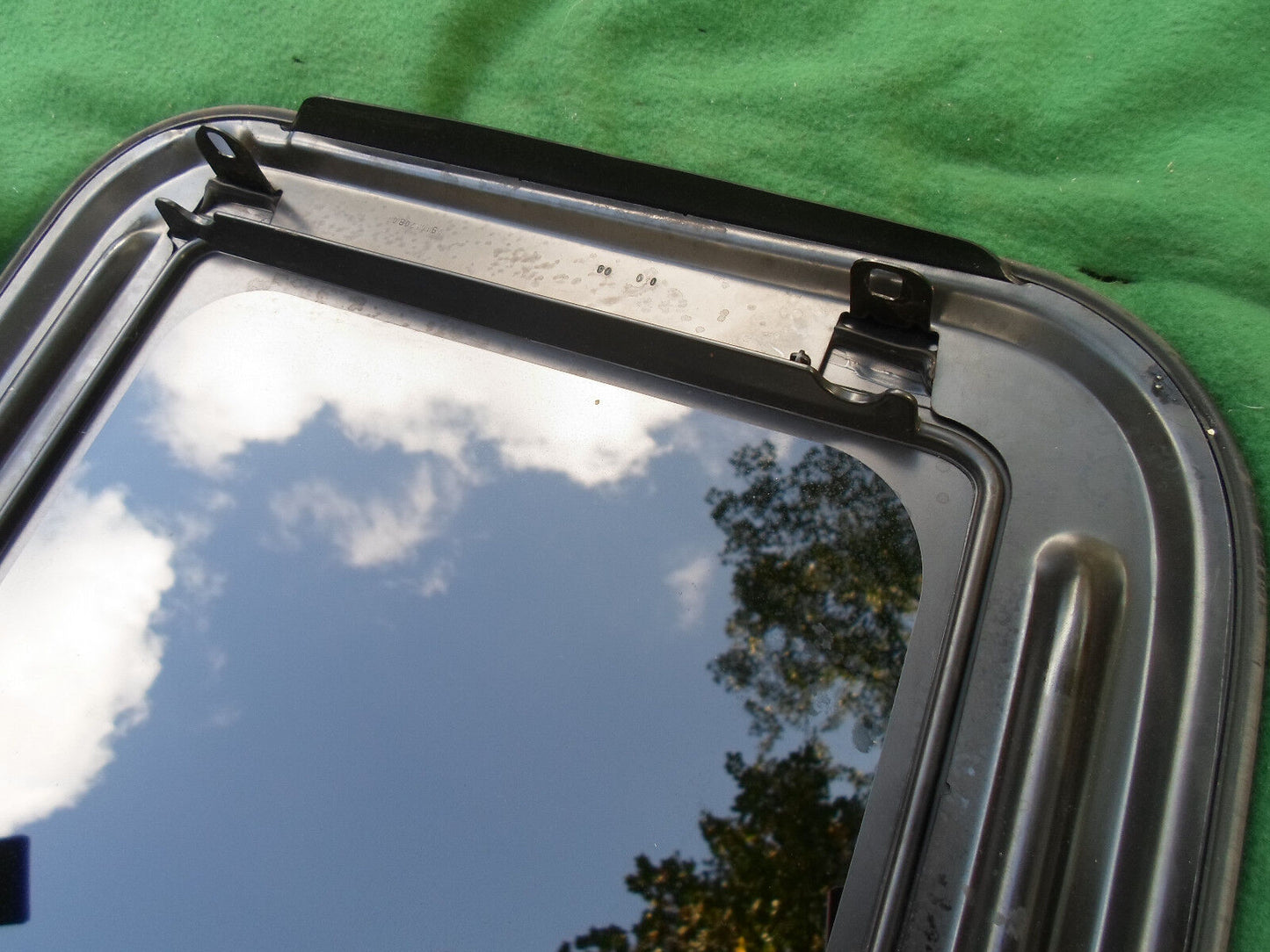 2011 DODGE CALIBER OEM FACTORY YEAR SPECIFIC SUNROOF GLASS FREE SHIPPING! - RarePartsFinder.Com