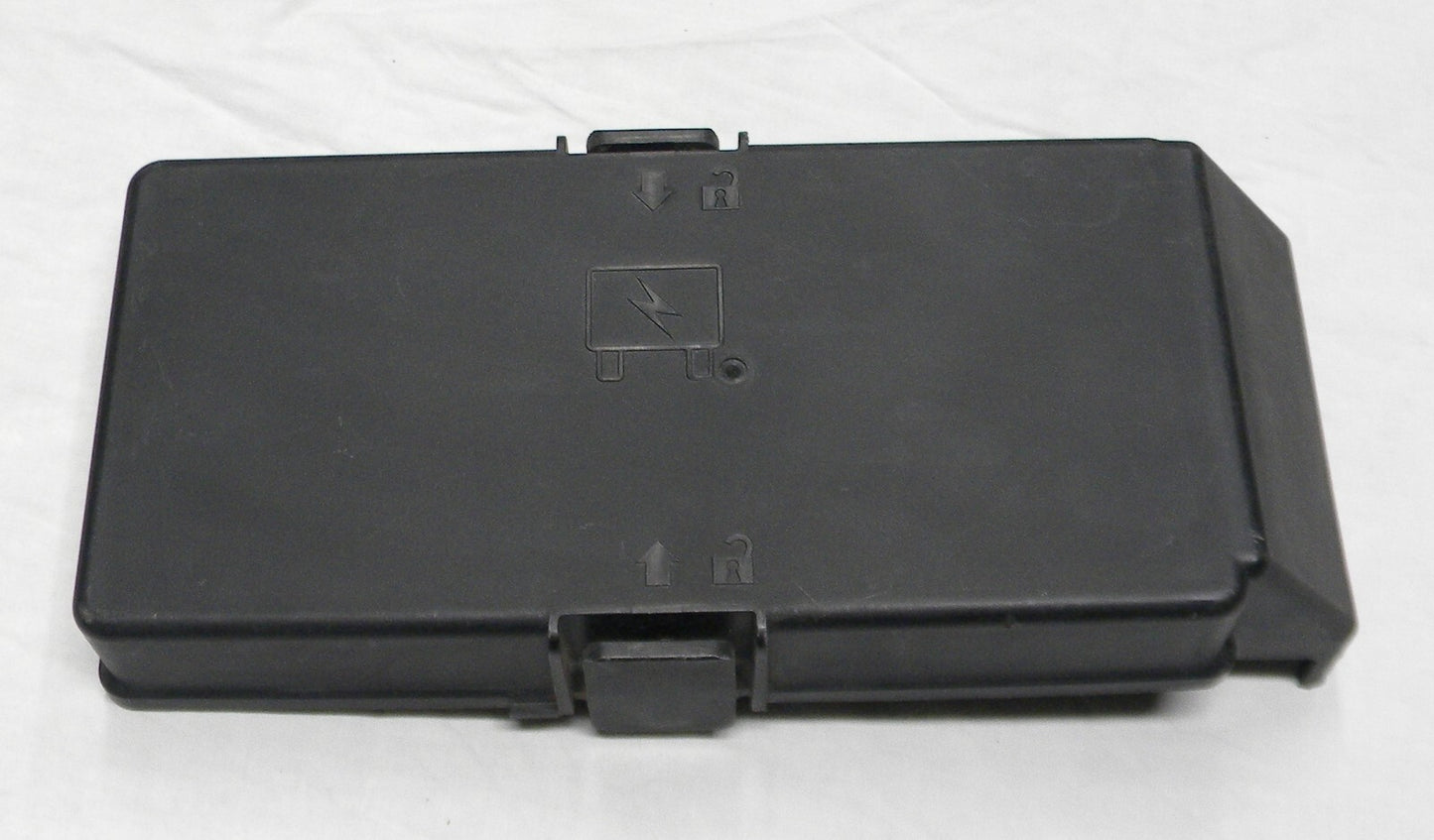 Malibu G6 Aura OEM Under Hood Fuse Relay Box Cover Lid Black 20822689 R2