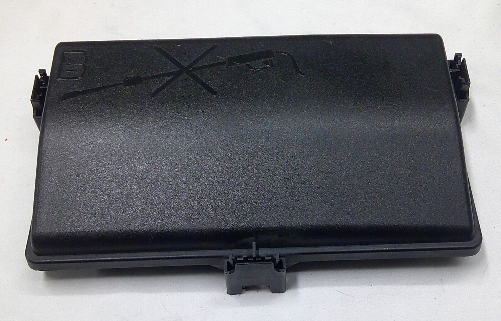 2010 - 2011 Cadillac SRX Engine Fuse Relay Box Cover Lid Cap Only OEM R2 - RarePartsFinder.Com
