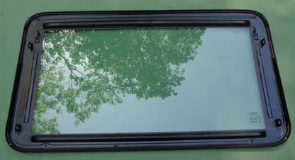 2006 - 2013 SUZUKI GRAND VITARA SUNROOF GLASS PANEL OEM FACTORY