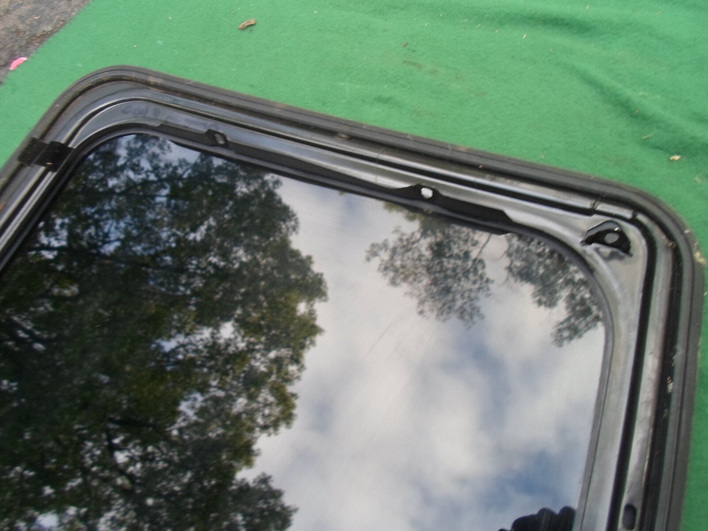 1995 PONTIAC SUNFIRE OEM  YEAR SPECIFIC SUNROOF GLASS PANEL OEM FREE SHIPPING!