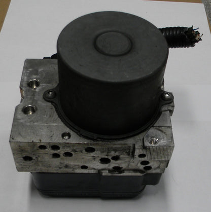 2015 Toyota RAV4 ABS Anti-Lock Brake Pump Control 44540-0R132  89541-0R052  M13