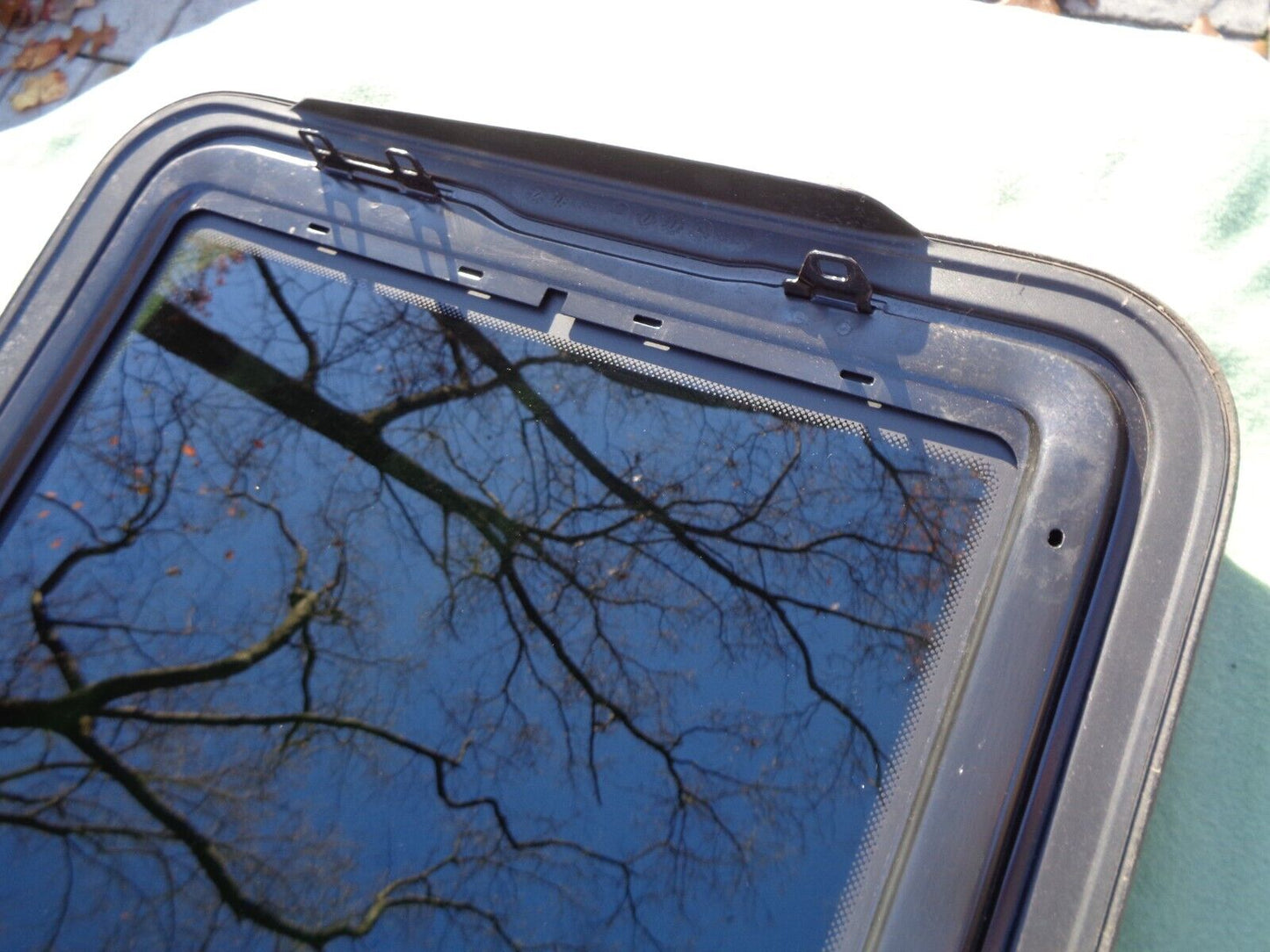 2006 2007 2008 HYUNDAI ENTOURAGE OEM SUNROOF GLASS SCRATCH READ FREE SHIPPING!