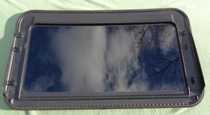 2008 VOLKSWAGON PASSAT OEM FACTORY YEAR SPECIFIC SUNROOF GLASS  FREE SHIPPING