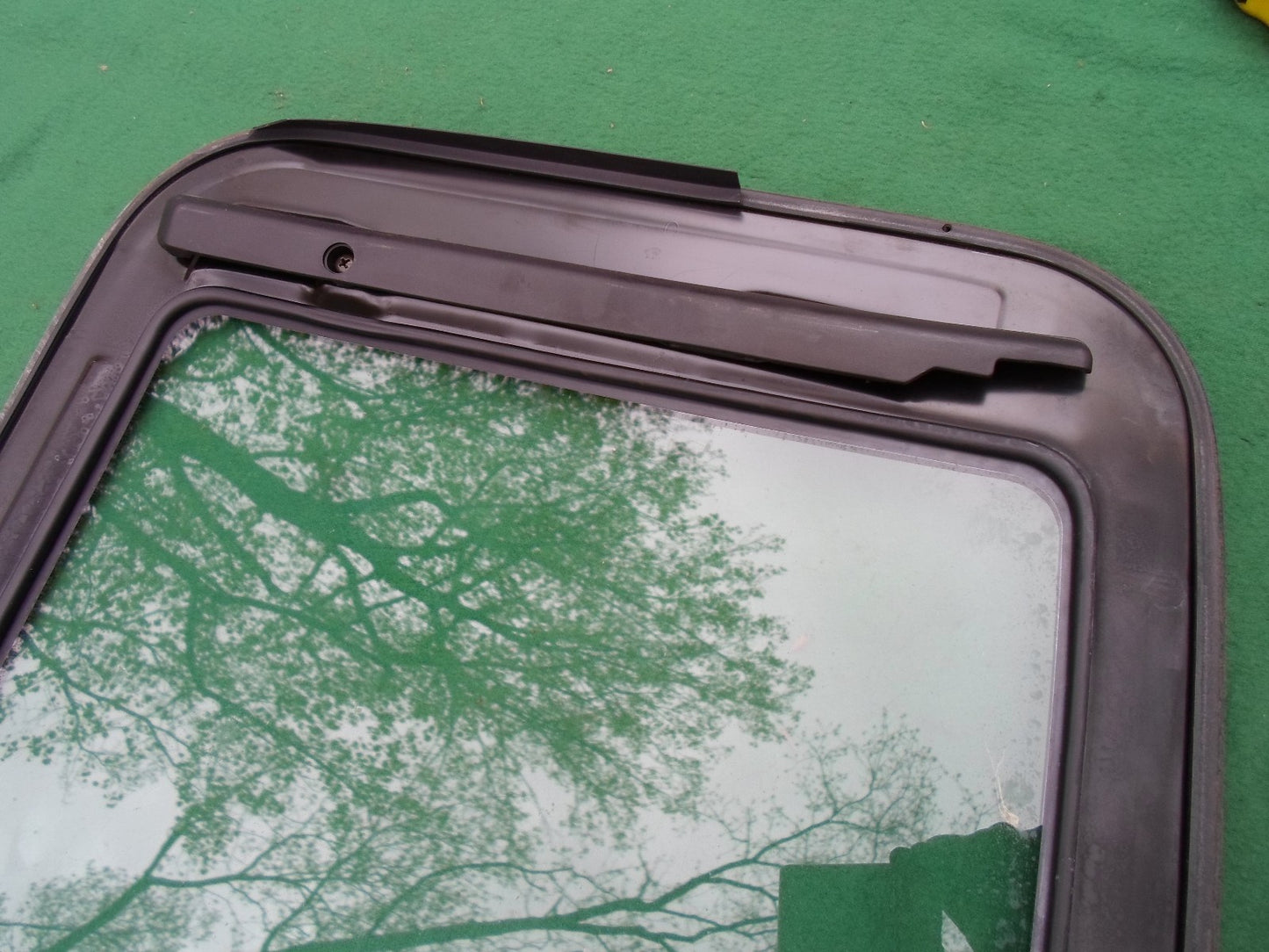 1997 HONDA CIVIC 4 DOOR OEM YEAR SPECIFIC SUNROOF GLASS NO ACCIDENT FREE SHIP - RarePartsFinder.Com