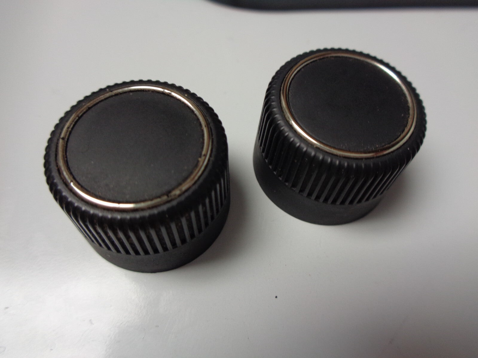 2008 2009 2010 HYUNDAI ELANTRA RADIO STEREO CONTROL KNOB SET OEM FREE SHIPPING! - RarePartsFinder.Com