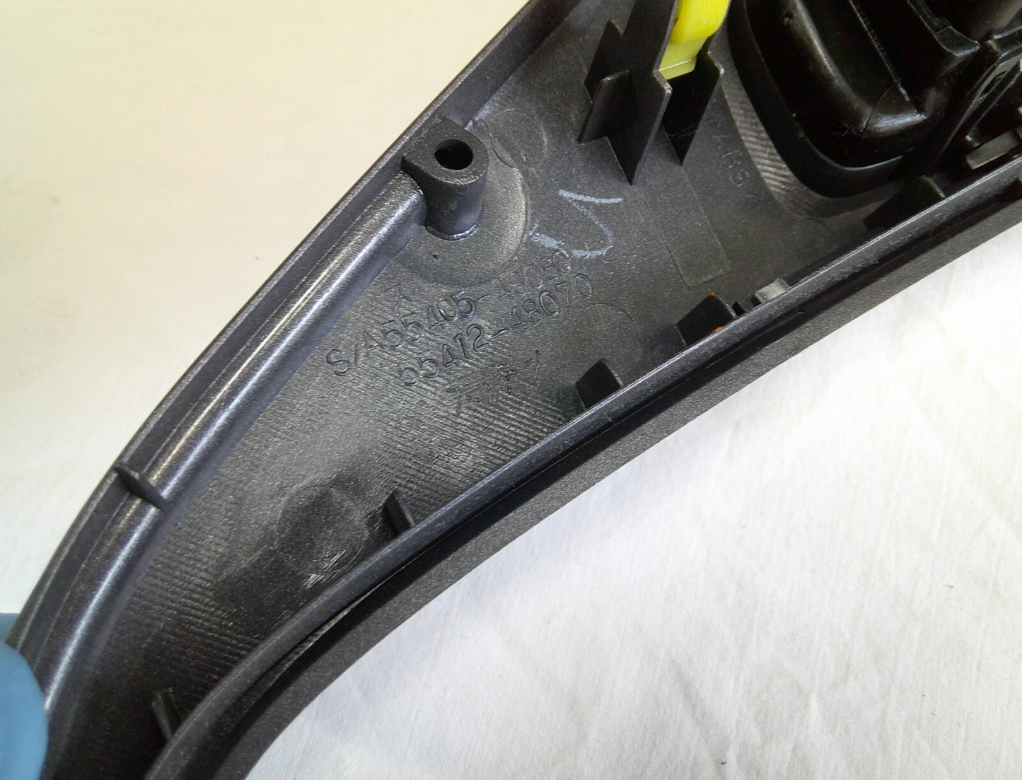 2001 - 2004 Toyota Highlander Radio Dashboard Bezel Trim Cover Free Shipping B4 - RarePartsFinder.Com