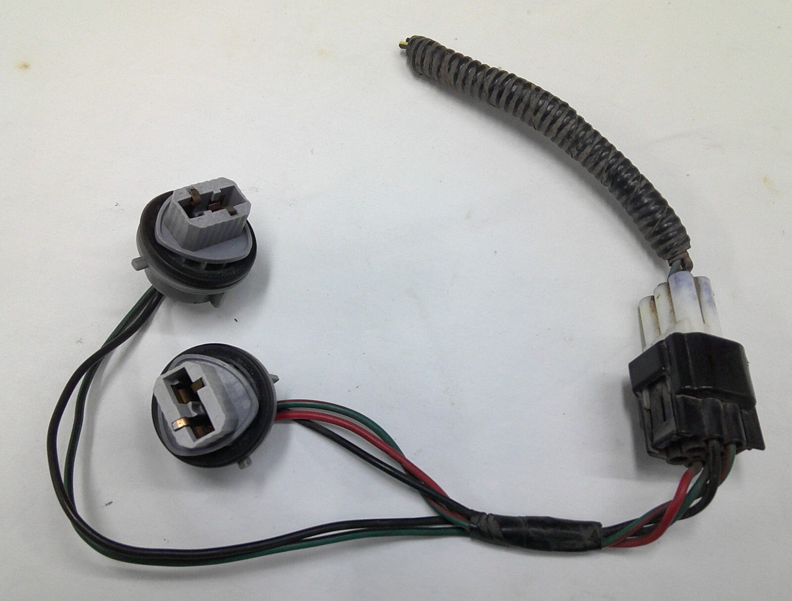 Baja Legacy Outback  Socket Wire Rear Taillight Brake Plug 84931-AE260 A10 - RarePartsFinder.Com