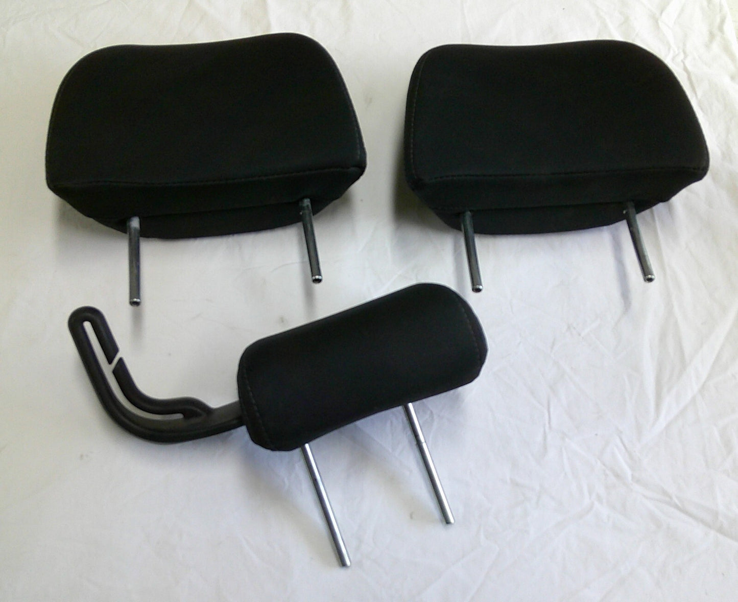 12 - 17 IMPREZA SPORT REAR HEADREST HEAD REST SET BLACK CLOTH OEM FREE SHIP