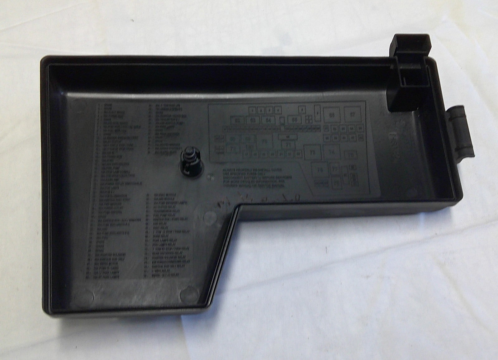 2005 - 2008 Mitsubishi Raider Fuse Relay Cover Lid 05175902AA B10 - RarePartsFinder.Com