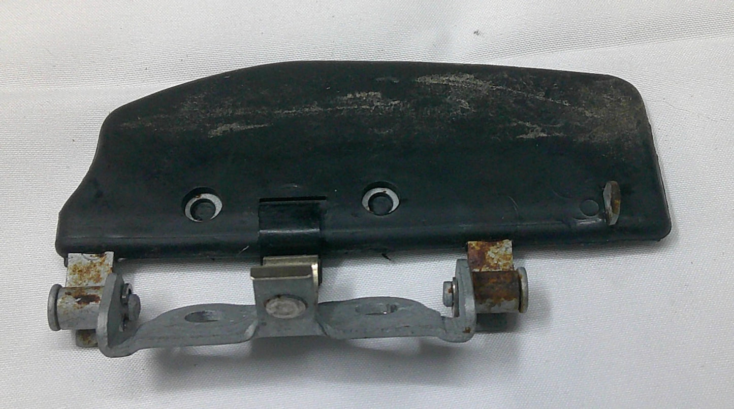 1998 - 2002 Nissan Frontier RH Side Sunroof Hinge Deflector 73890-W9020 OEM  A17