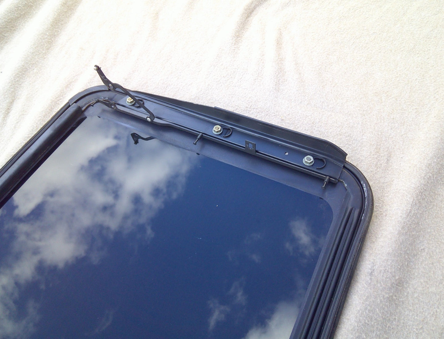 1994 - 1998 JEEP CHEROKEE OEM FACTORY SUNROOF GLASS 55076207