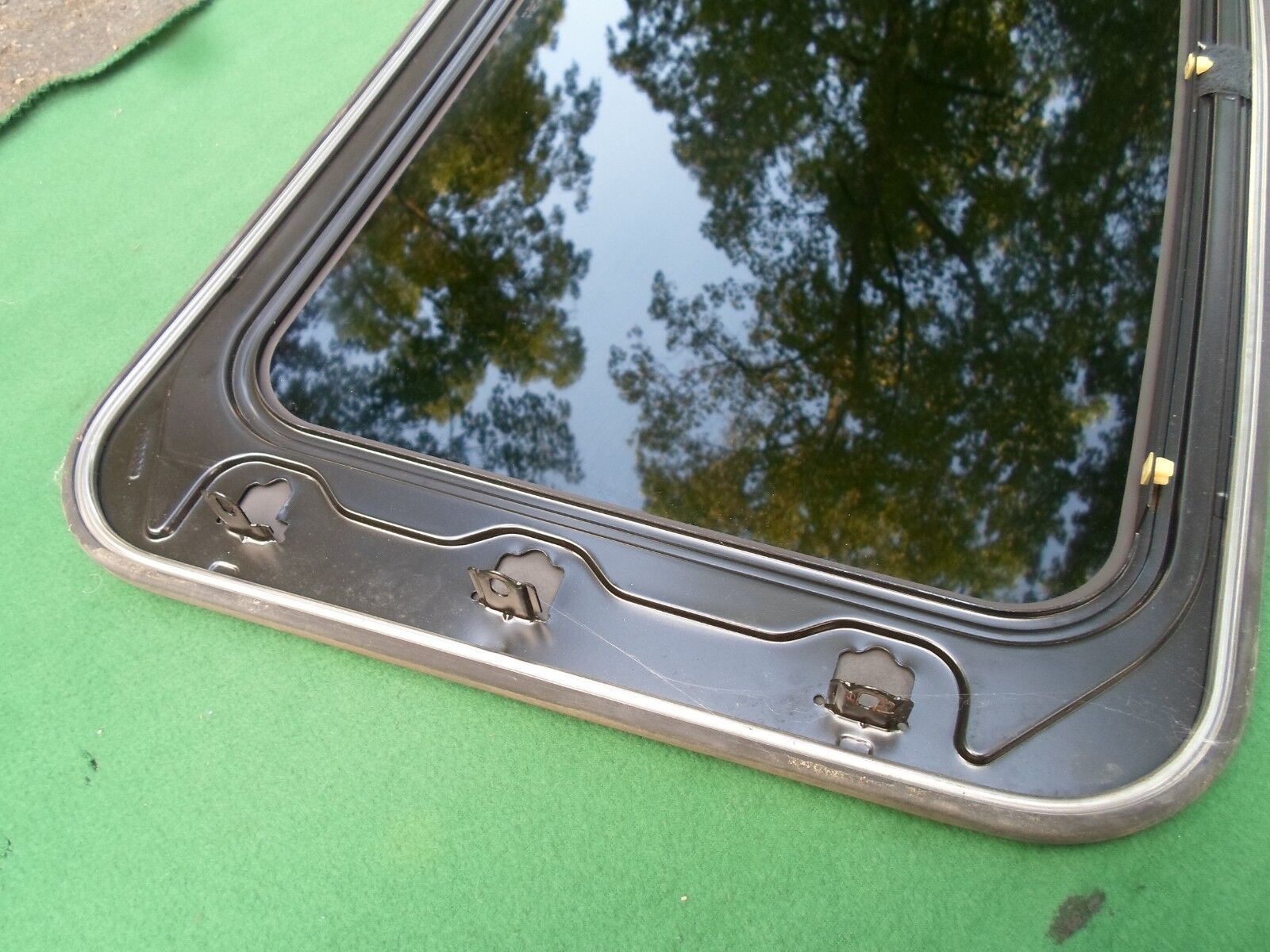 2000 LINCOLN CONTINENTAL YEAR SPECIFIC OEM FACTORY  SUNROOF GLASS FREE SHIPPING!