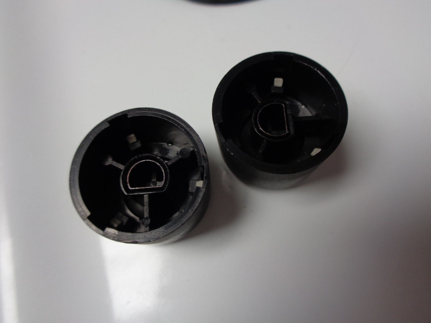 2007 2008 2009 HYUNDAI SANTA FE RADIO STEREO CONTROL KNOB SET OEM FREE SHIPPING! - RarePartsFinder.Com