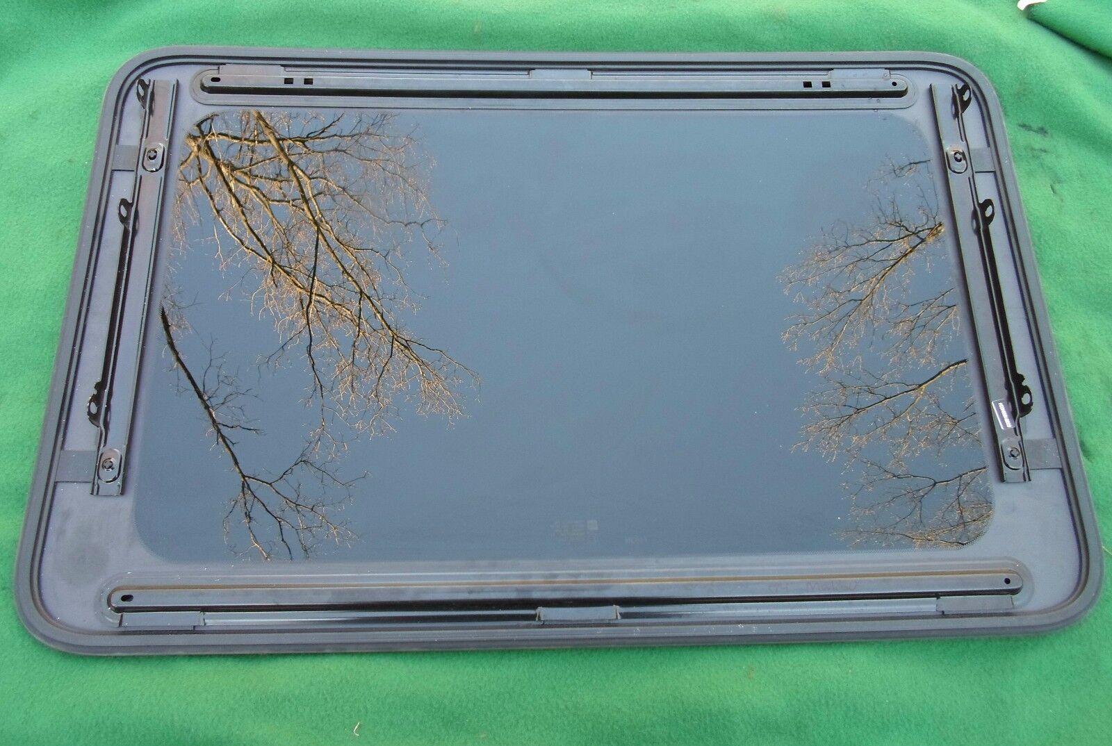 2004 CHEVY MALIBU MAXX OEM FACTORY SUNROOF GLASS YEAR SPECIFIC  FREE SHIPPING! - RarePartsFinder.Com