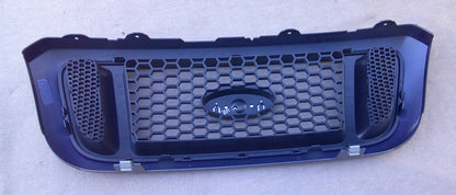 NEW NEVER USED NOS 2004 2005 Ford Ranger OEM Grill  4L5Z-8200-EAA M3