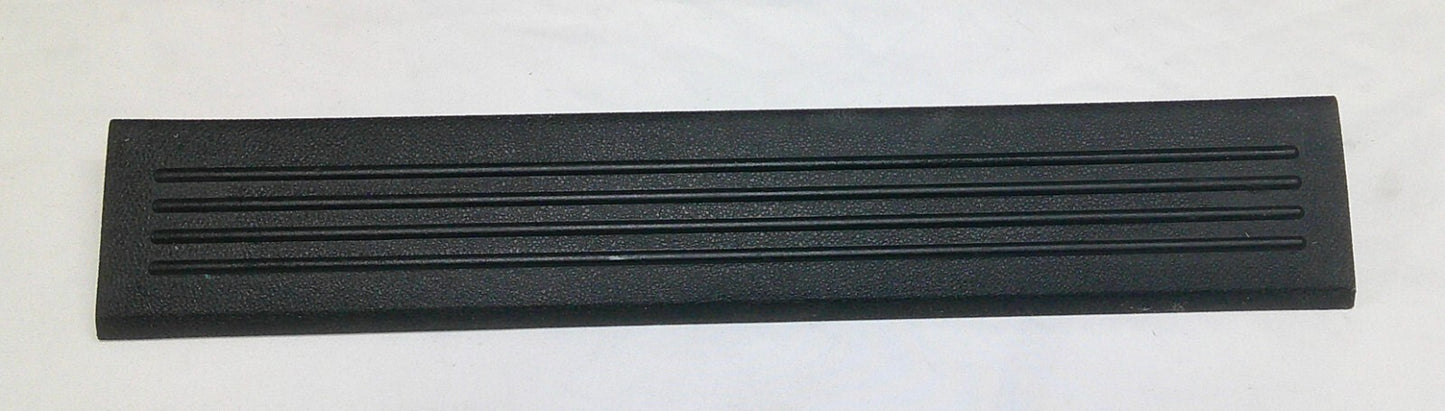 07-14 SIERRA SILVERADO FULLSIZE CREW CAB REAR DOOR SILL PLATE P/N 25844289 B2