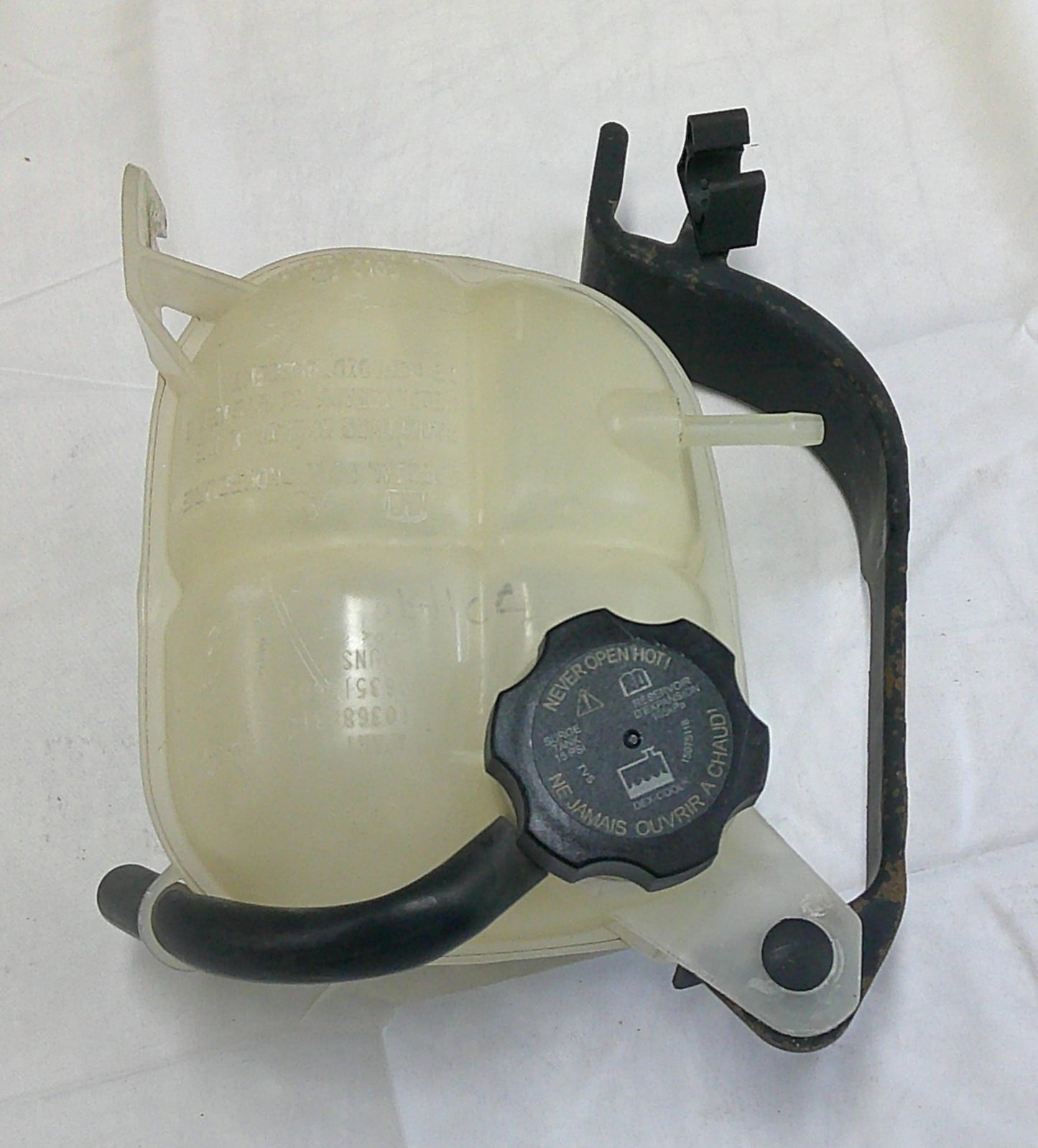 07 - 10 Saturn Sky 06 - 09 Solstice Radiator Expansion Tank 10368831 B10