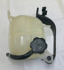 07 - 10 Saturn Sky 06 - 09 Solstice Radiator Expansion Tank 10368831 B10