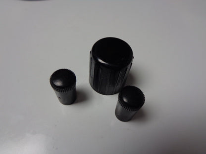 2000 HYUNDAI ACCENT RADIO STEREO CONTROL KNOB SET OEM FREE SHIPPING! - RarePartsFinder.Com