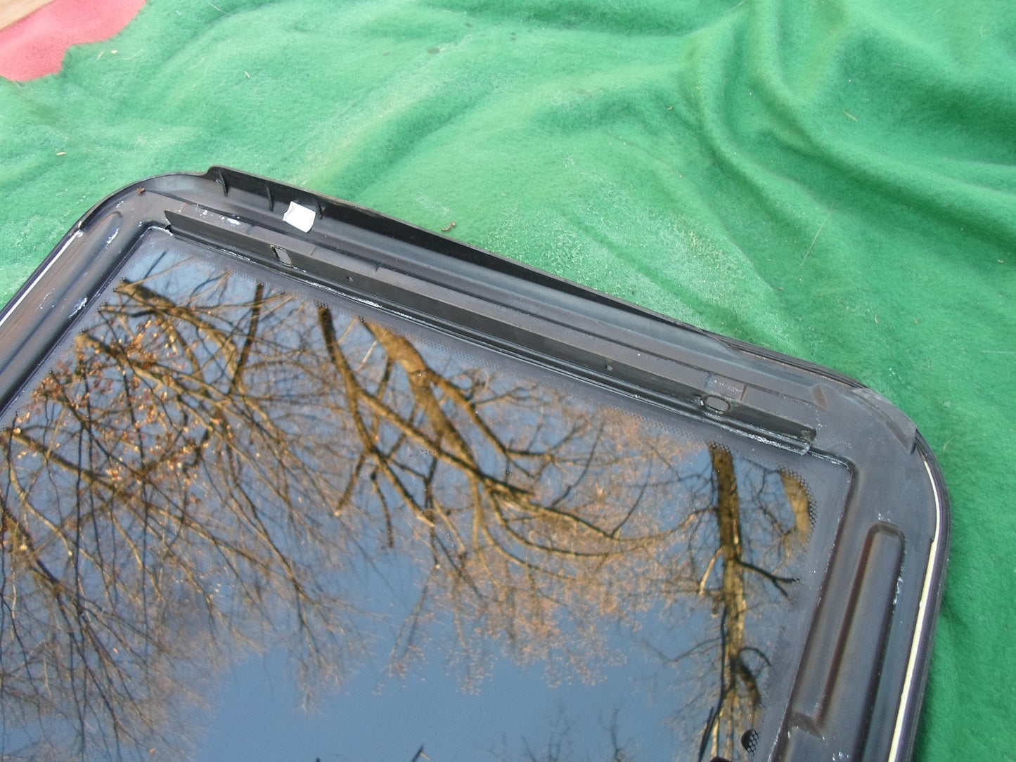 2001 JEEP CHEROKEE OEM YEAR SPECIFIC SUNROOF GLASS 100% NO LEAK  FREE SHIPPING - RarePartsFinder.Com